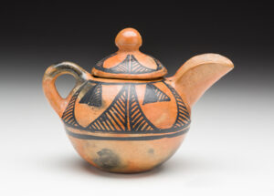 Hopi Pueblo teapot.