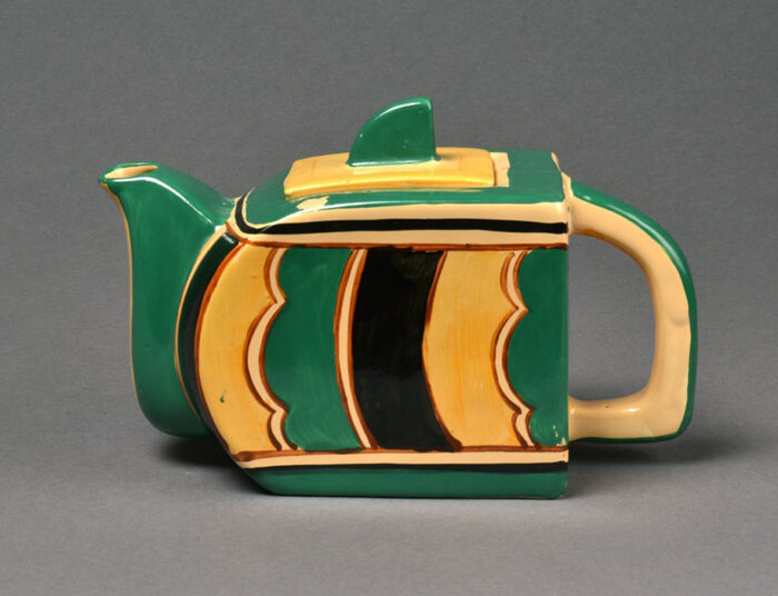 Edna Best, Teapot 1930s